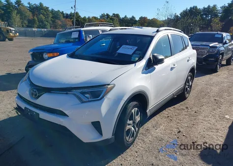 2017 Toyota Rav4 Le z USA, uszkodzony, nr VIN JTMBFREV0HJ115607